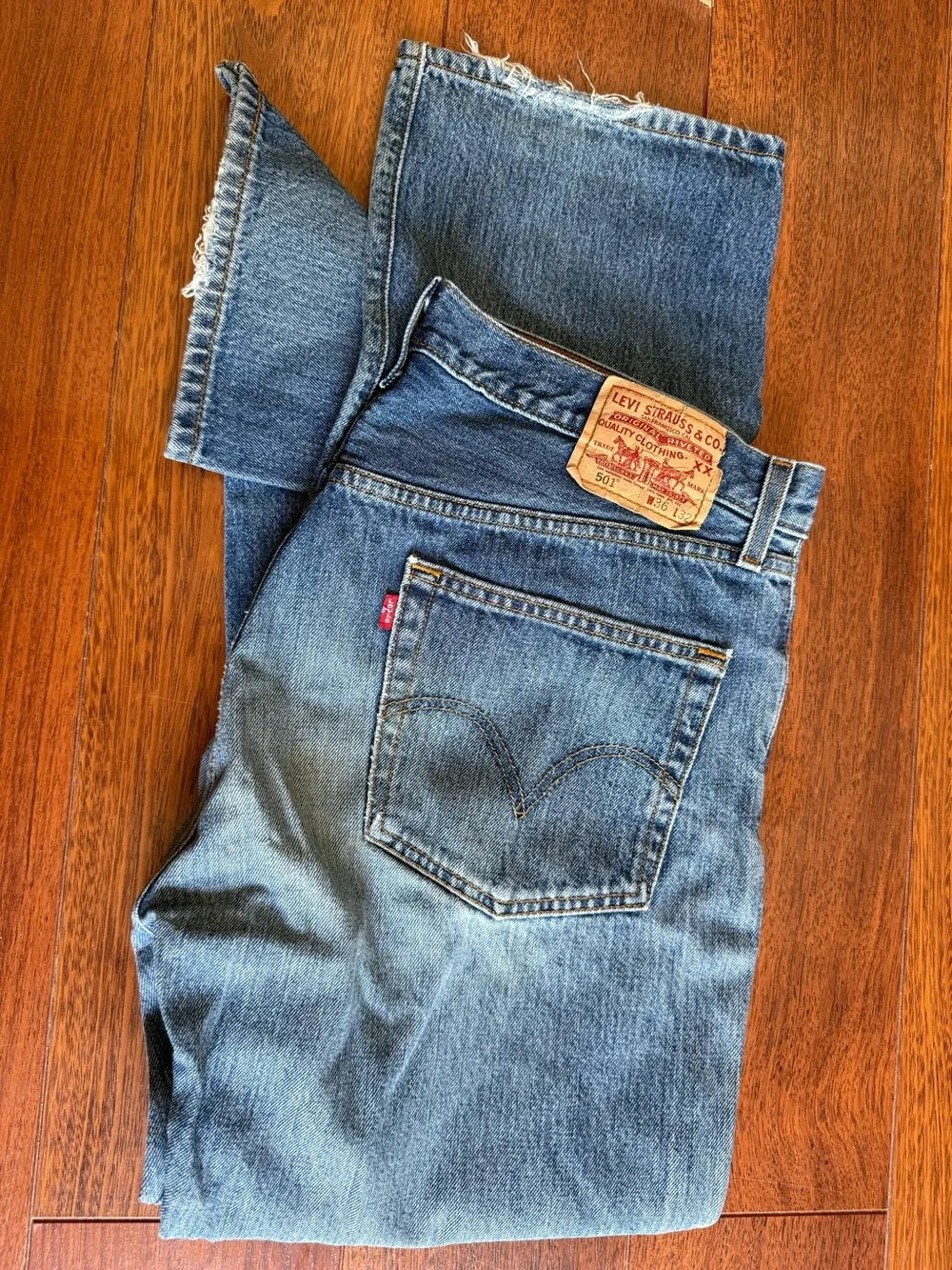 Levi's Men's Medium Blue Straight-Leg Denim Jeans